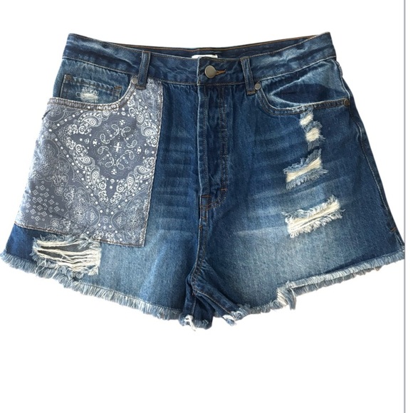 Easel Bandanna Patchwork Pocket Jean Shorts NWT - Picture 1 of 3
